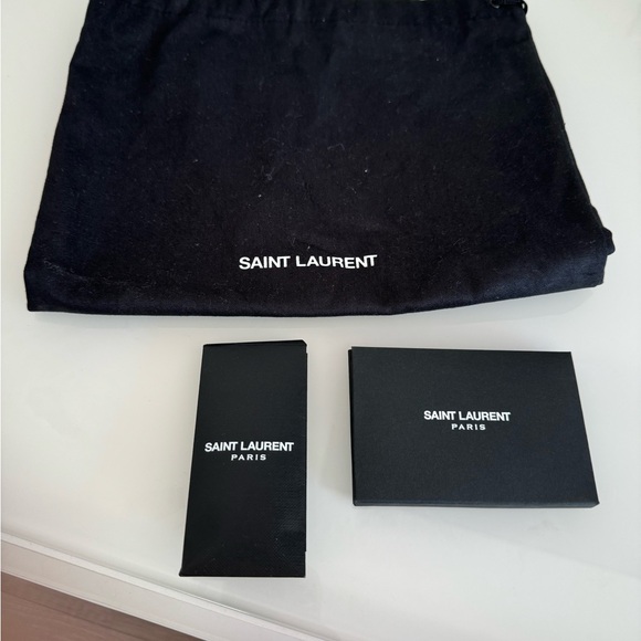 Saint Laurent
Opyum YSL Patent Ankle-Strap Sandals - Picture 6 of 9